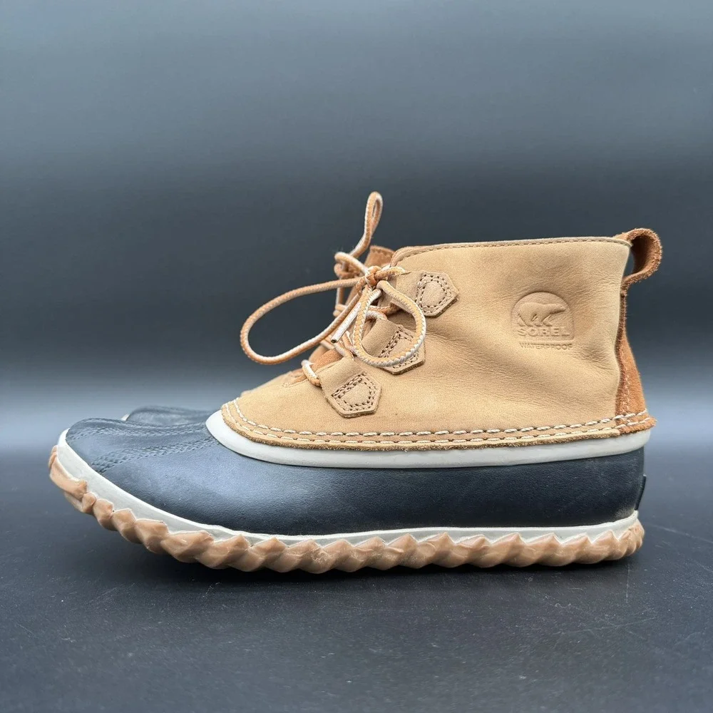 SOREL Out N' About Duck Boots Youth Boy/Girl Sz 4 Waterproof Lace-Up - Tan/Black